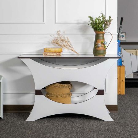 Консольный столик белого цвета с изогнутой формой высотой 75 см - Консольный столик белого цвета с изогнутой формой высотой 75 см